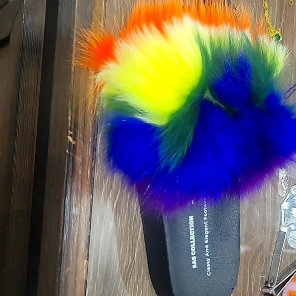 Slippers - Picture 2 of 2